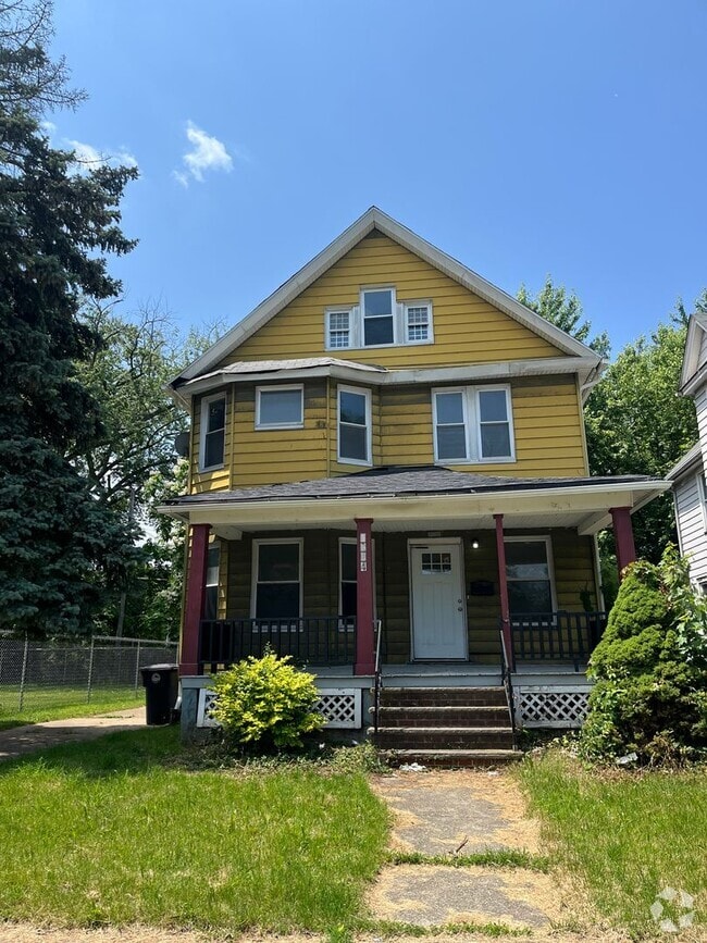 Building Photo - 1264 E 111th St