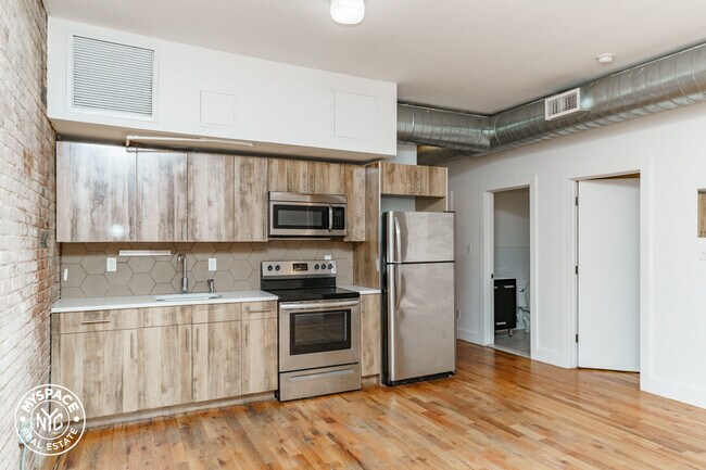 Foto del edificio - 393 Greene Ave