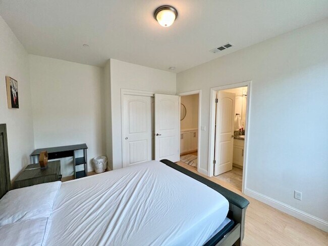 Foto del edificio - Beautiful 4 Bedroom Home in Clovis!