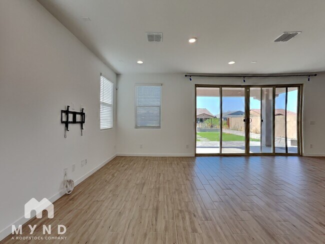 Foto del edificio - 9233 W Roma Ave