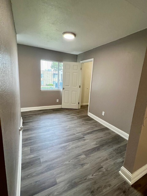 1 Bedroom - Dining Room - Serena Vista Apartments LLC