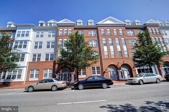Building Photo - 4951 Brenman Park Dr