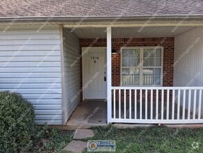 Building Photo - 1014 Wildwood Ln