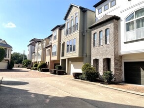 Building Photo - 3138 Pemberton Walk