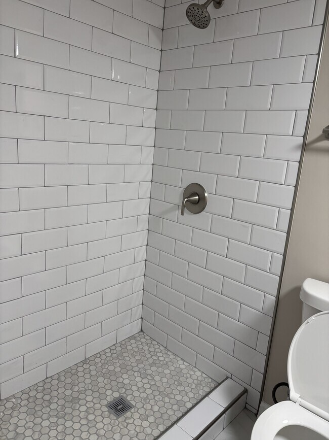 Building Photo - 4483 Suncrest Dr