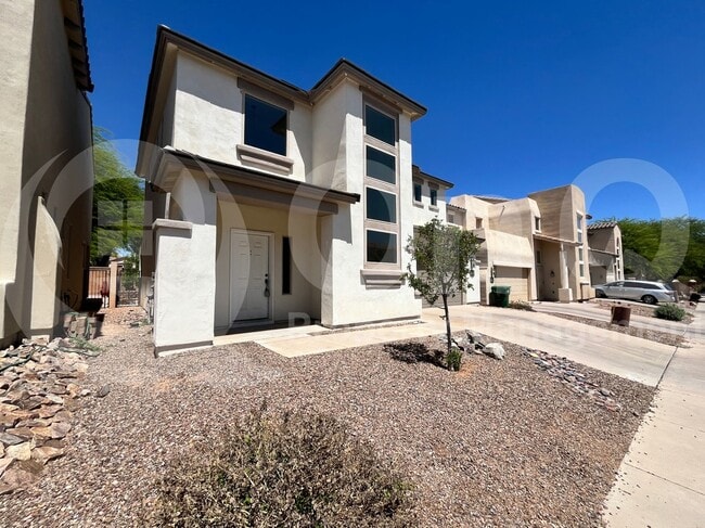 Building Photo - 60 W Camino Rio Chiquito
