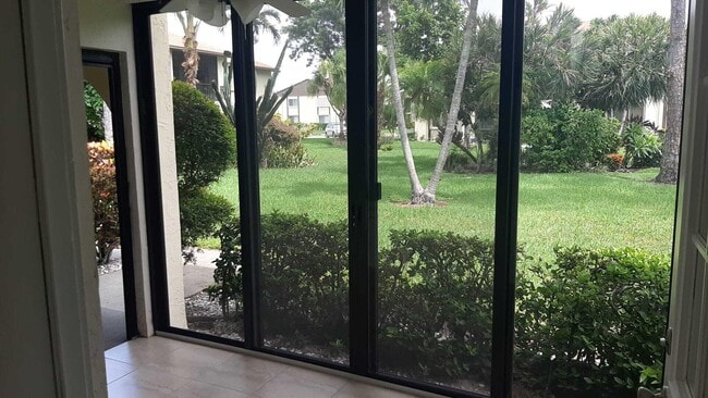 Building Photo - 5990 Pine Cone Ct