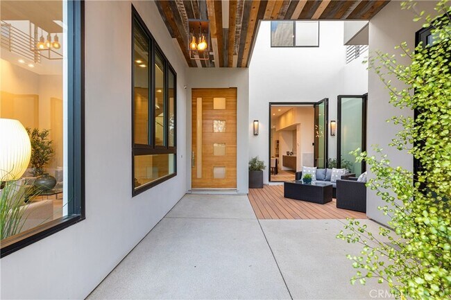 Foto del edificio - 4175 Greenbush Ave