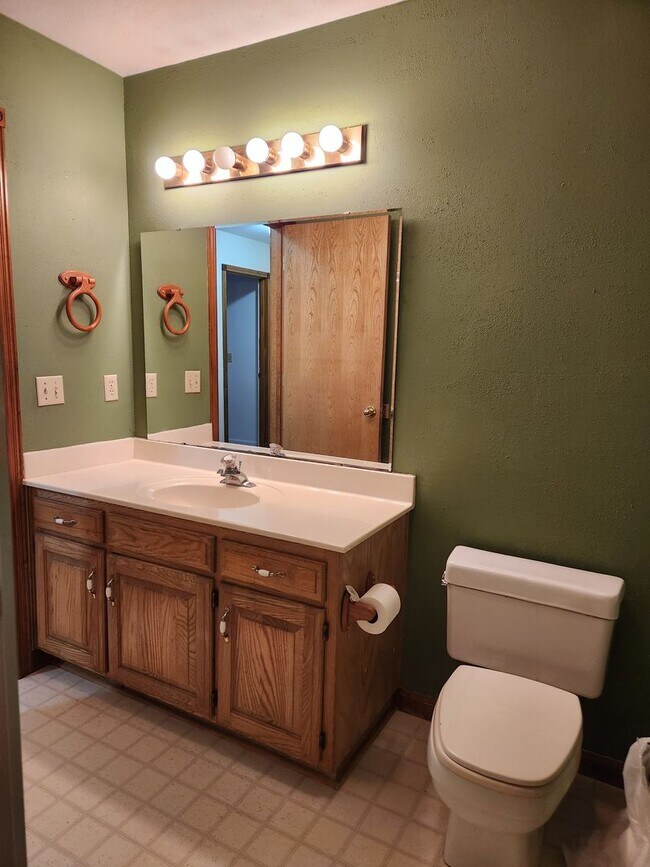 Foto del edificio - Southwest Springfield 3 Bed / 2 Bath Home ...