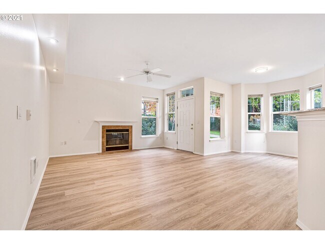 Foto del edificio - 1280 Northeast 63rd Way
