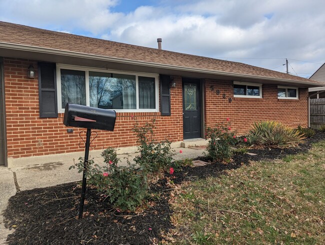 Building Photo - Renovated 3 Bed / 1.5 Bath in Huber Heights