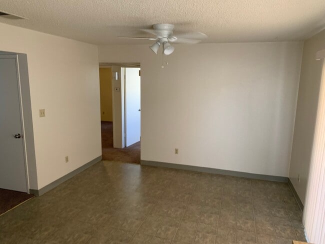 Building Photo - 3013 N Half Moon Dr