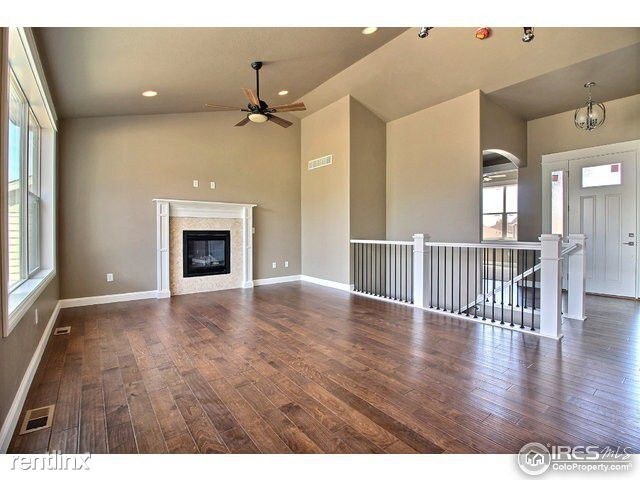 Building Photo - 409 Deville Dr