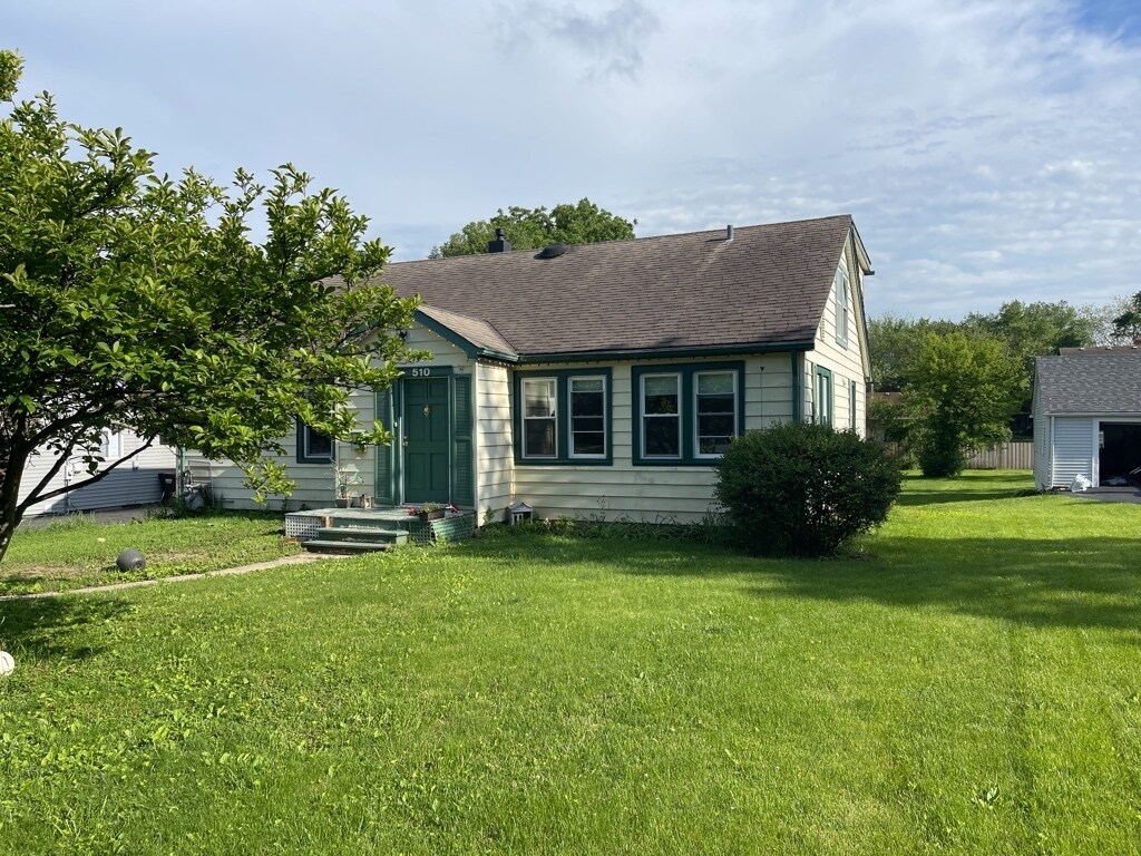 510 Burbank Ave, Woodstock, IL 60098 House Rental in Woodstock, IL