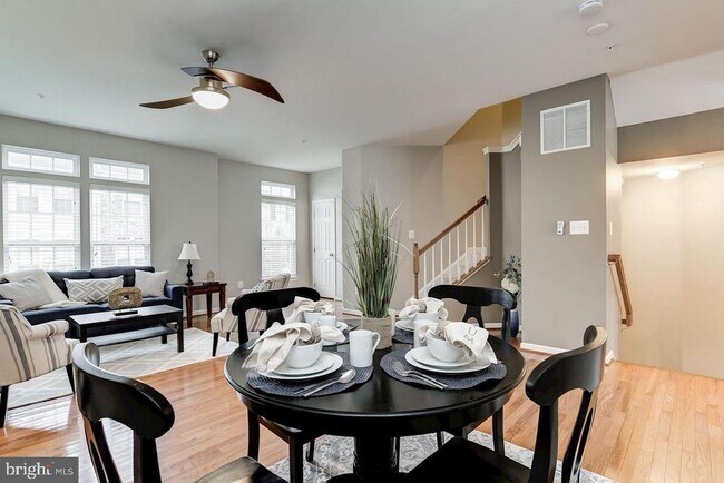 Foto del edificio - 1739 Theale Way