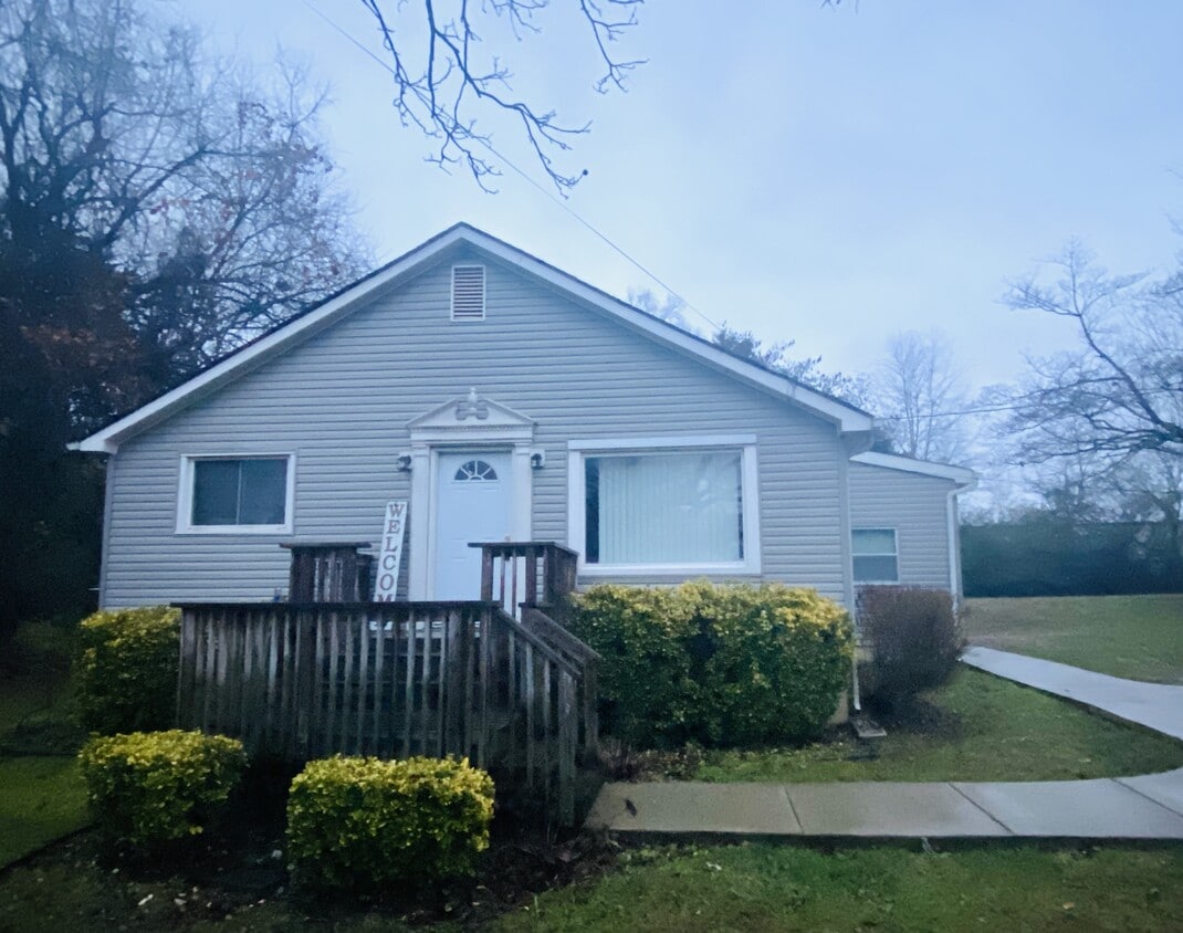 6612 Keck Rd, Knoxville, TN 37912 House Rental in Knoxville, TN