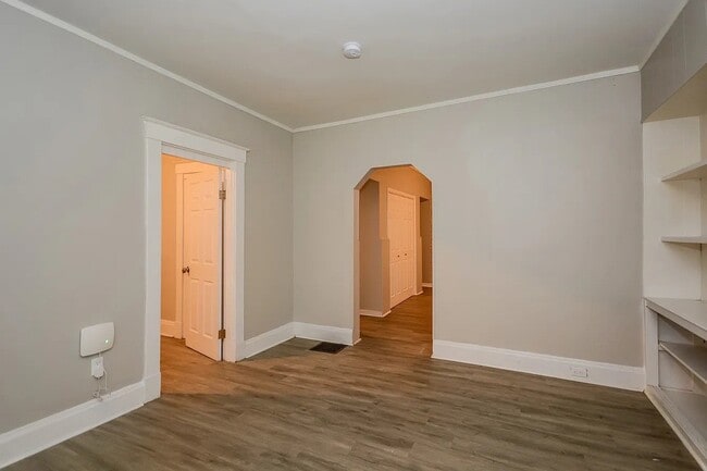 Building Photo - 1311 Manss Ave