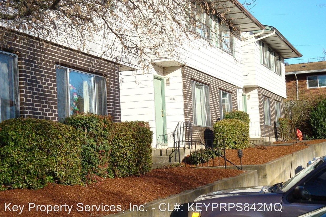 Primary Photo - 2 br, 1.5 bath Apartment - 2443 E 16th Street