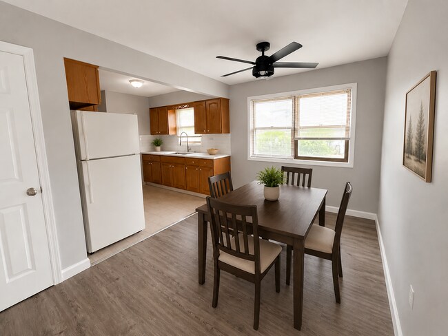 Foto del edificio - 3 Bed 1.5 Bath home **Available Now***
