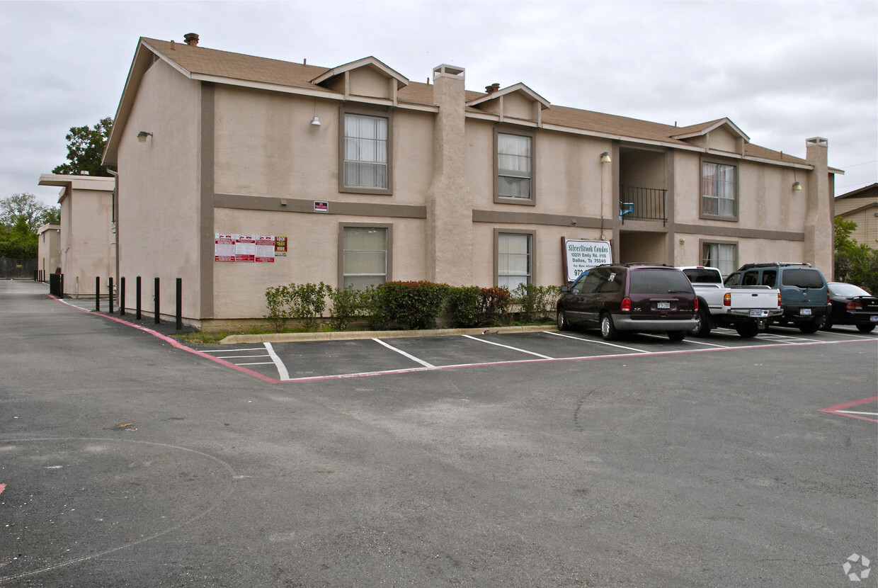 Primary Photo - Silverbrook Condominiums