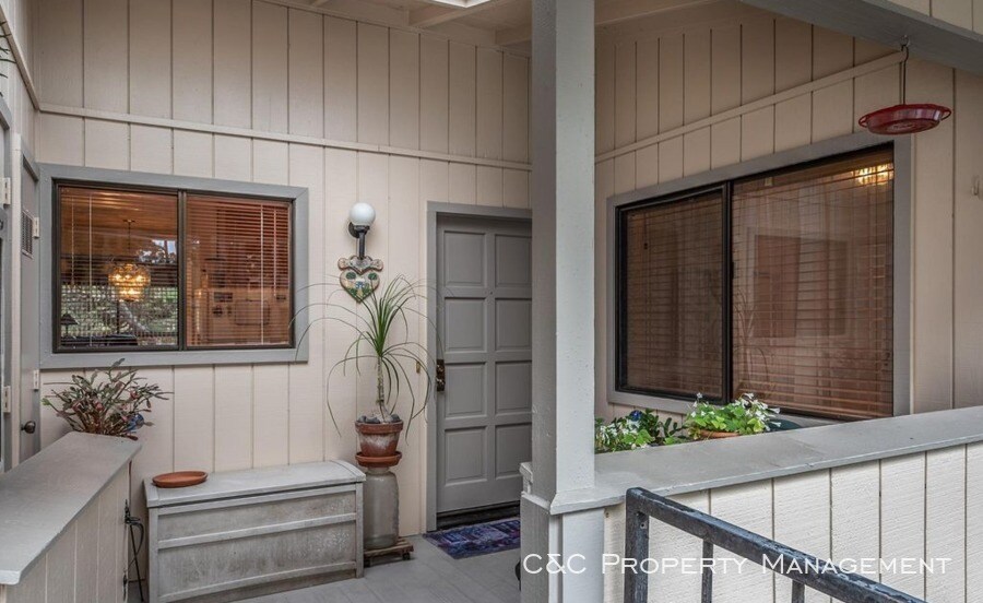 Primary Photo - 250 Forest Ridge Rd