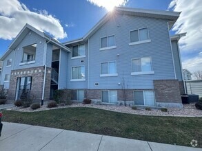 Building Photo - 1533 Riverside Ave