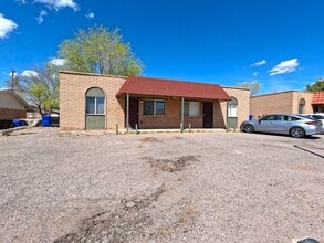Building Photo - 1231 Plain St