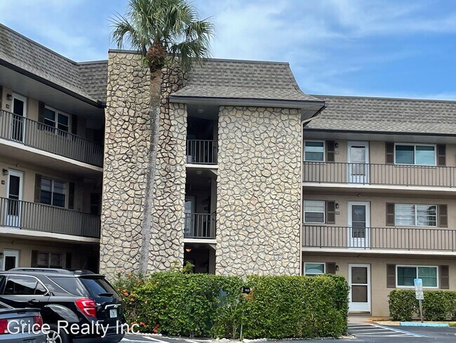 Building Photo - 5435 Rattlesnake Hammock Rd