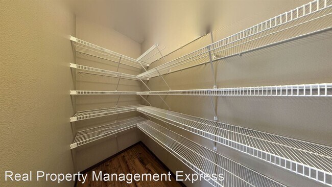 Foto del edificio - 5 br, 3 bath House - 7708 W Vista Park Street