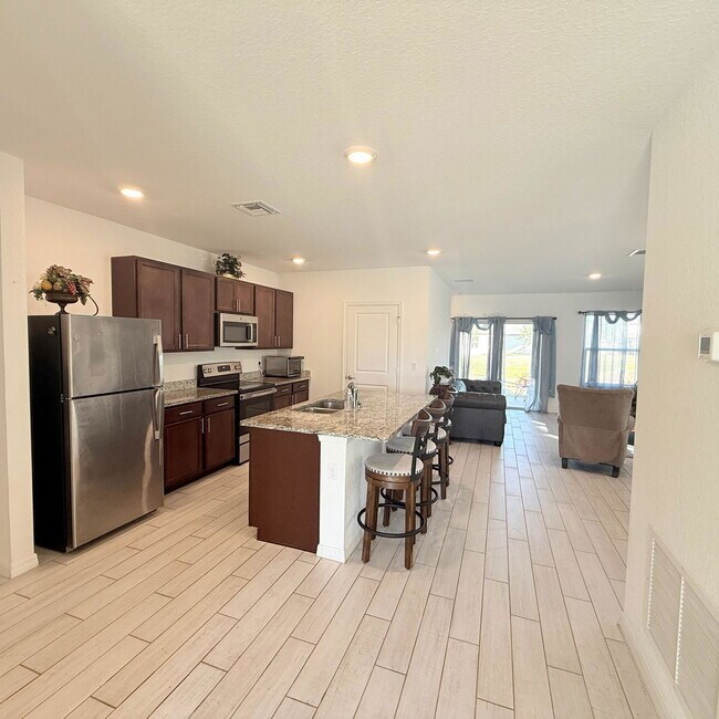 Foto del edificio - 5154 Armina Pl