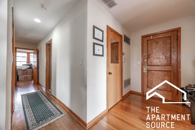 Foto del edificio - 2722 N Kimball Ave