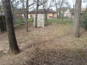 Building Photo - 827 San Benito Dr