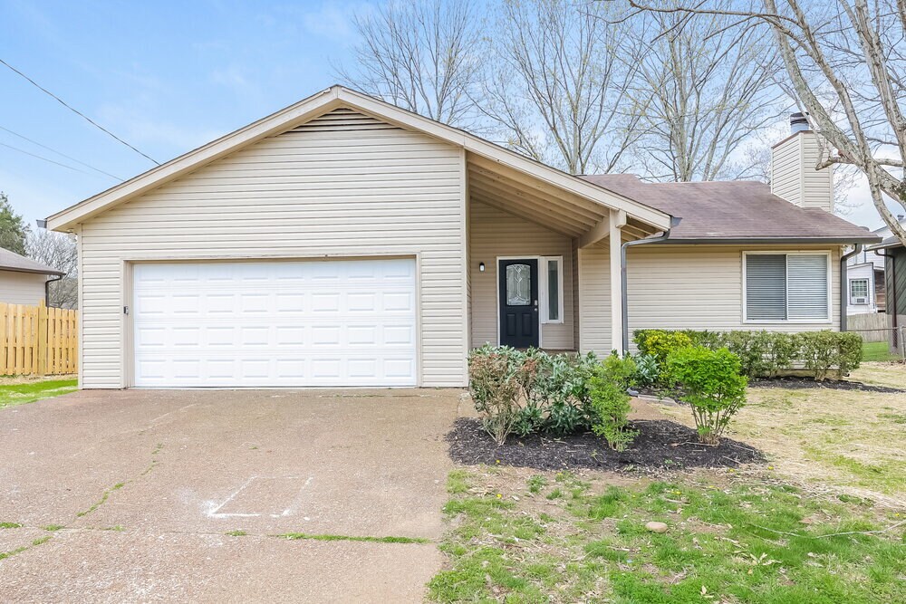 Foto principal - 252 Cedarmont Cir