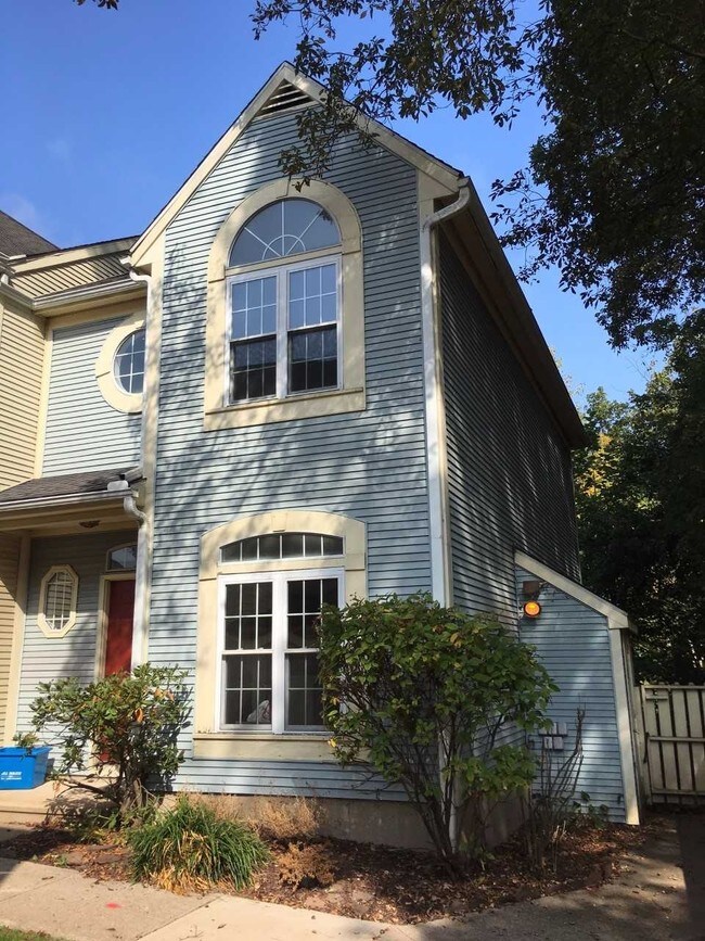 Foto del edificio - 410 Cambridge Cmns