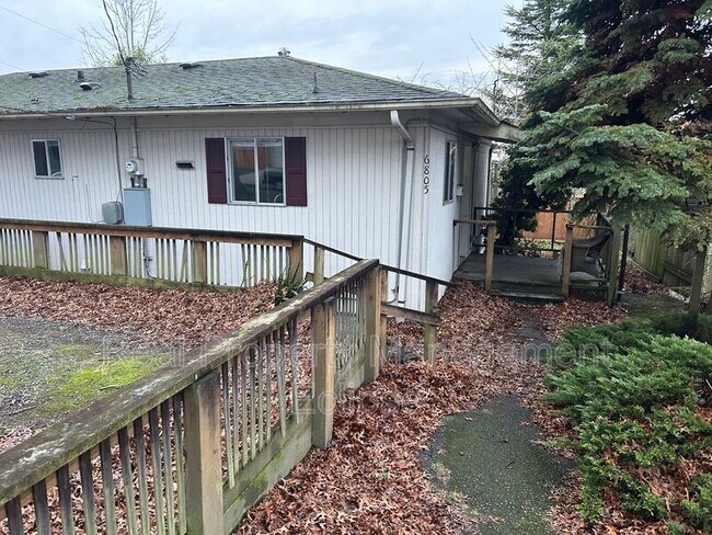 Foto del edificio - 6805 103rd Ave NE