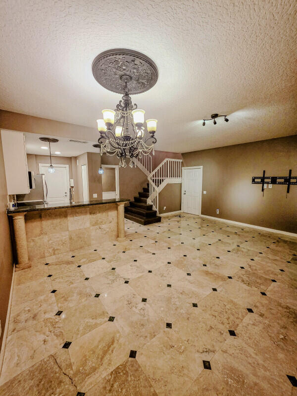 Building Photo - 43 Live Oak Cir