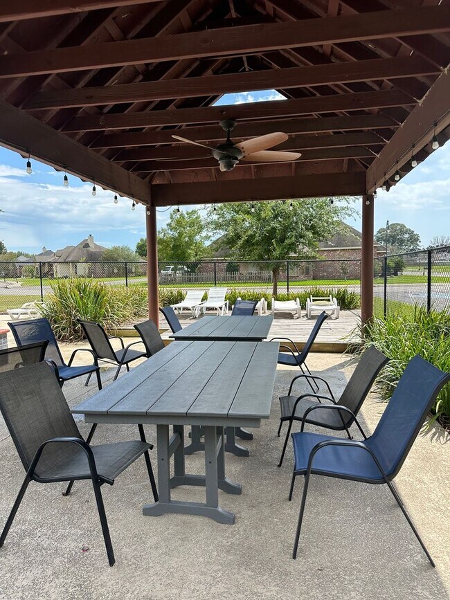 Building Photo - Welcome to Southlake Plantation in Youngsv...