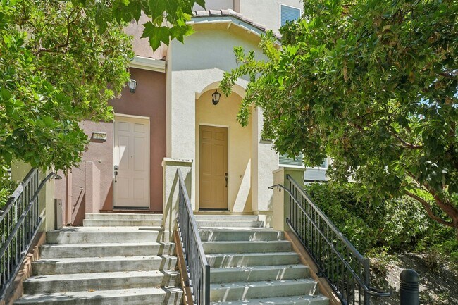 Building Photo - 221 Esfahan Court