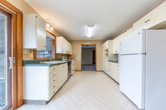 Building Photo - 1421 Sunnyslope Ln