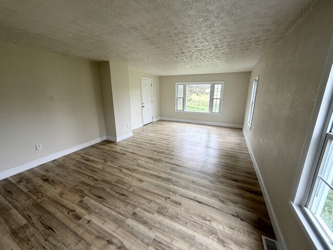 Building Photo - 191 Old Hwy 70