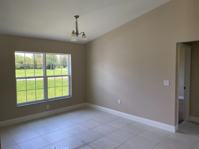 Foto del edificio - Beautiful home - 3/2/2 **WON"T LAST**