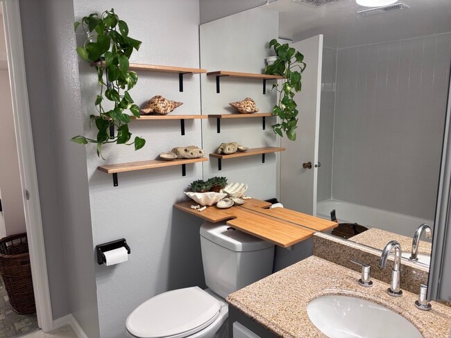 Building Photo - 3250 Oneal Cir