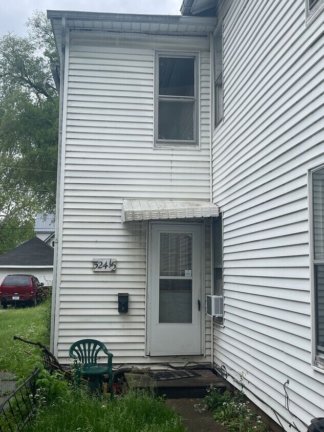 524 Front St Unit 524 1/2 Front Street, Logansport, IN 46947 Room for