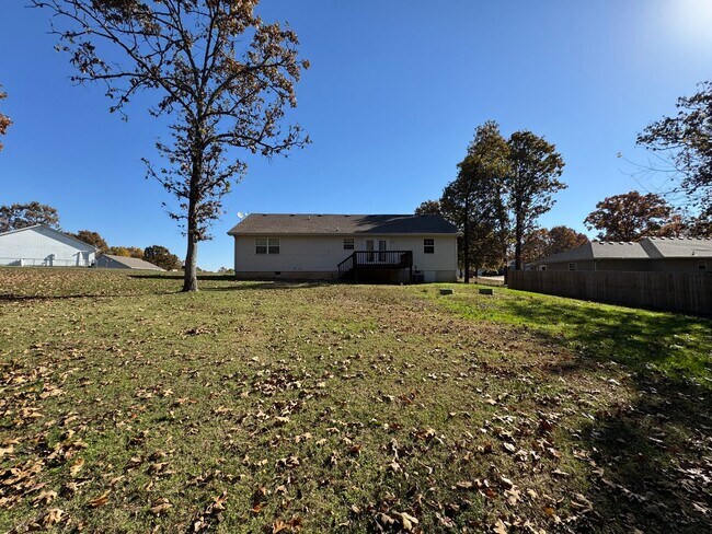 Foto del edificio - Freshly Painted Beautiful 3 Bedroom, 2 Bat...