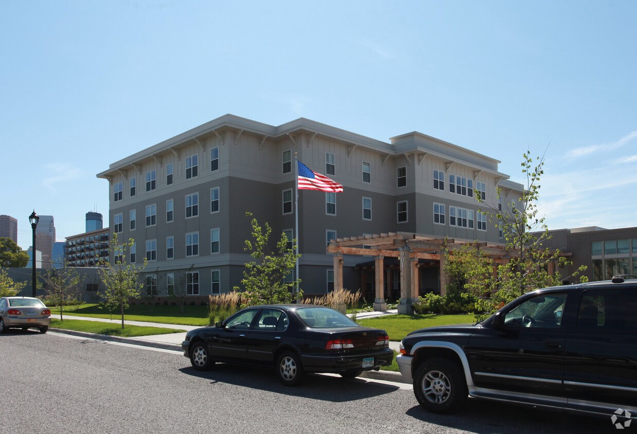 Foto del edificio - Thomas T. Feeney Manor
