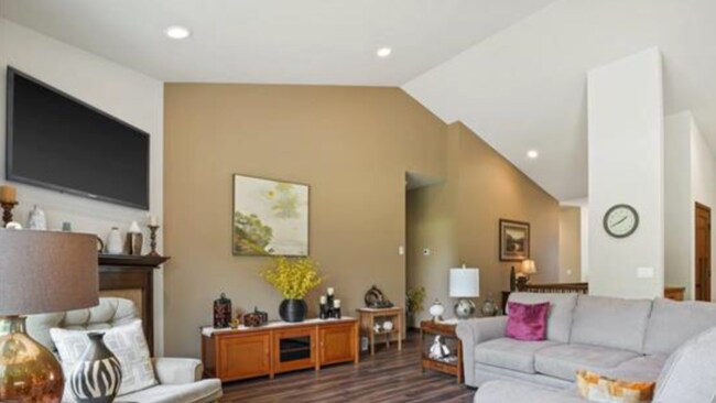 Foto del edificio - 10240 Watts Rd