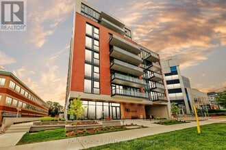 Building Photo - 699 Sheppard Ave E