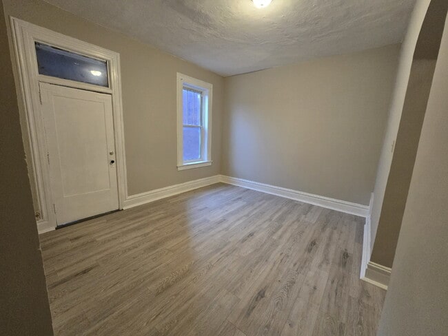 Foto del edificio - Newly Available 1BR Apartment in South City!