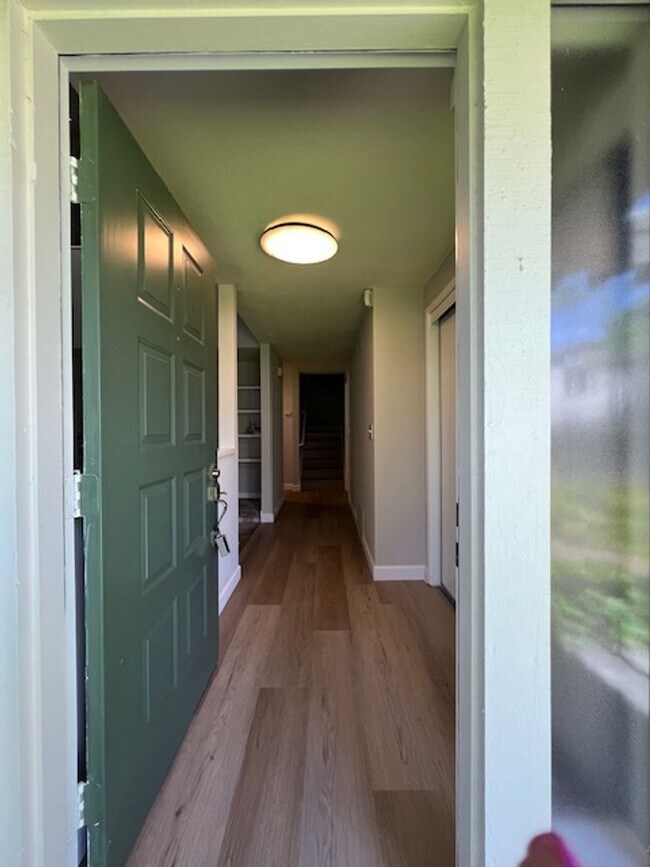 Foto del edificio - 3 Bed End Unit in Mt. View
