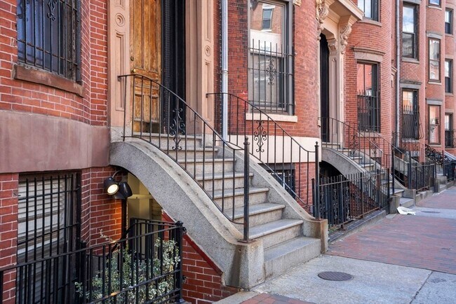 Foto del edificio - 685 Massachusetts Ave